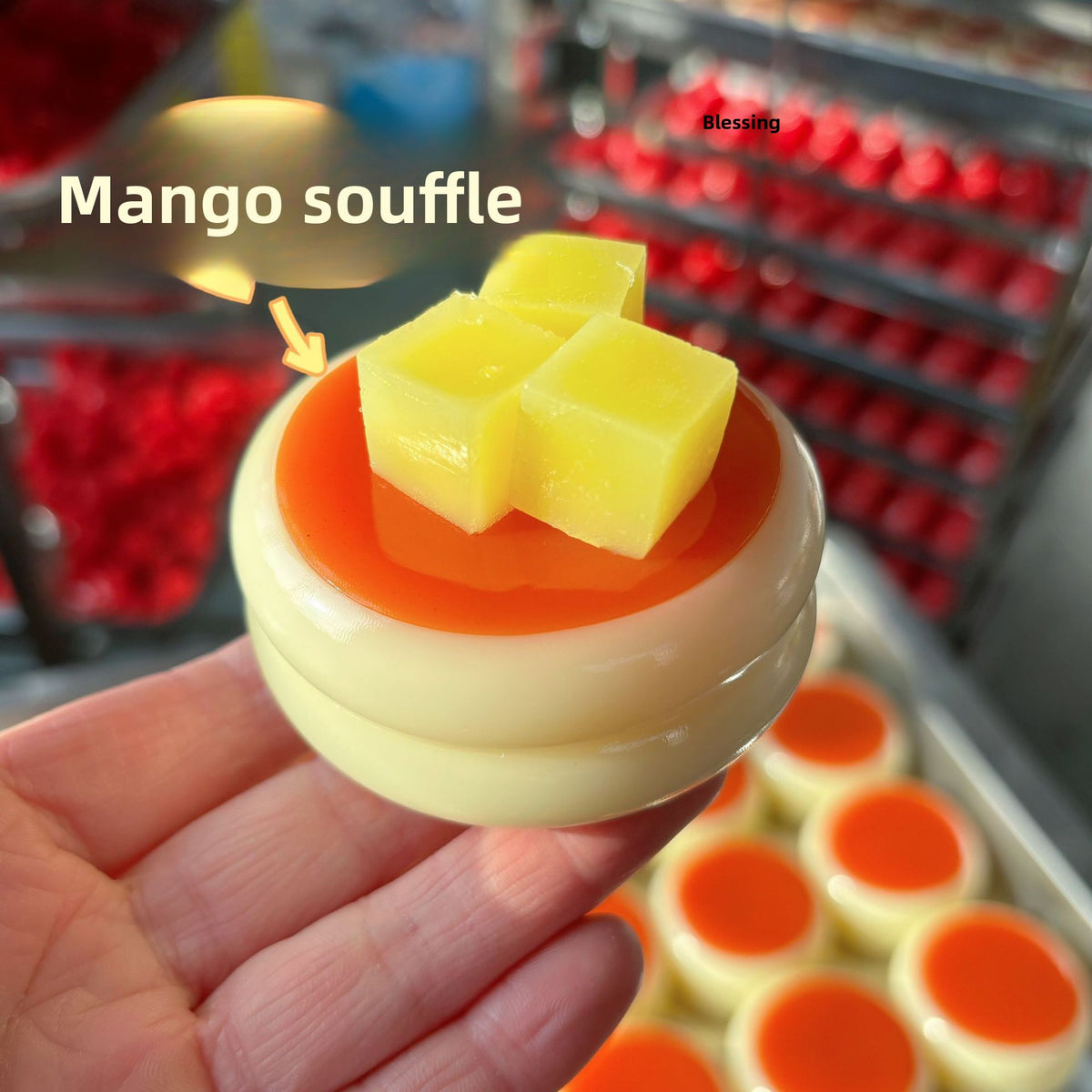 Souffl� cake squishy toy