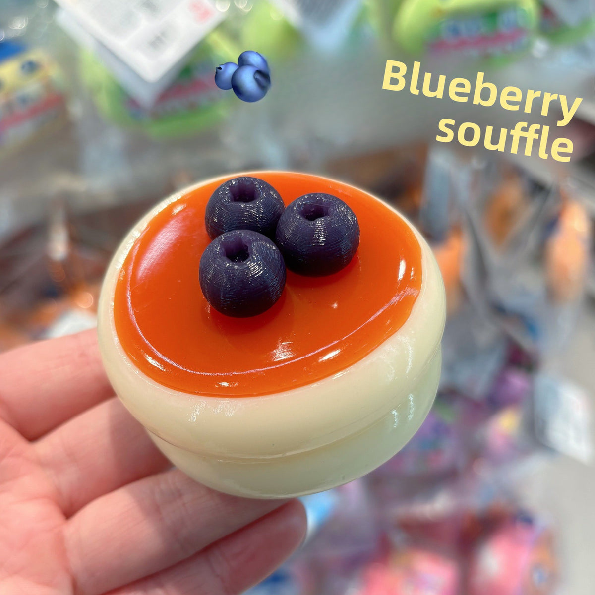 Souffl� cake squishy toy