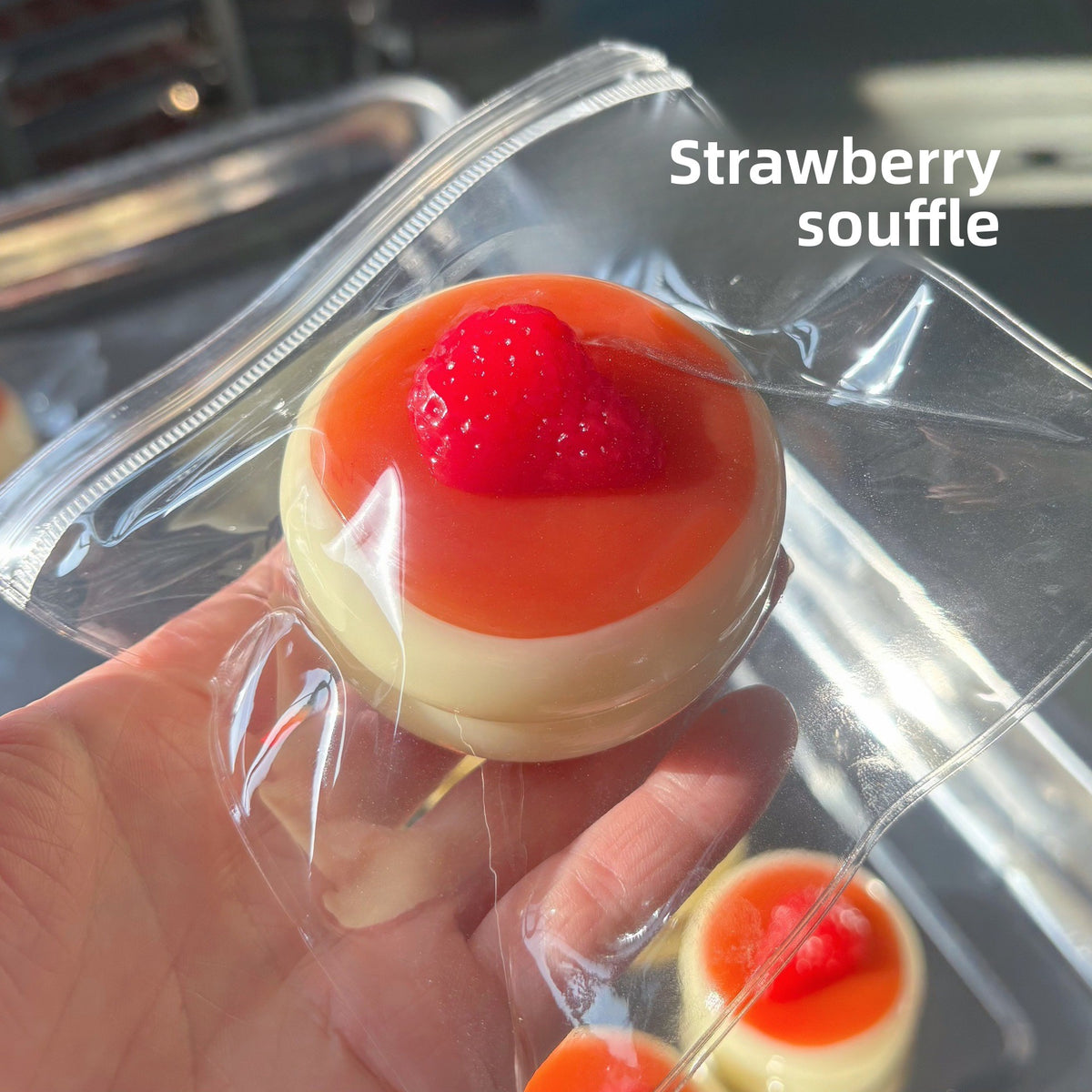 Souffl� cake squishy toy